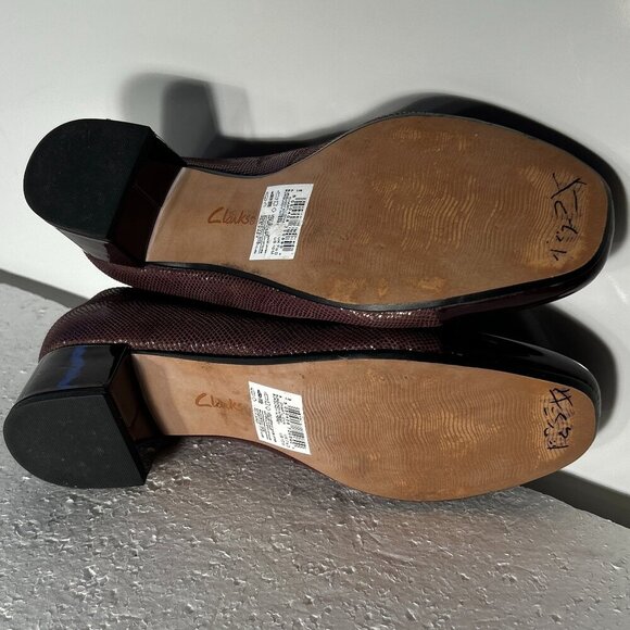 Clarks SZ10 Chartli Cap Toe Block Heel Comfort Shoe Wardrobe Staple Career Dress - Picture 9 of 9